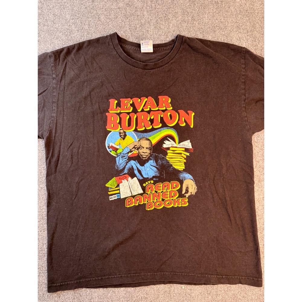 LeVar Burton Read Banned Books T-Shirt Mens XL Black Bayside Made in USA Graphic